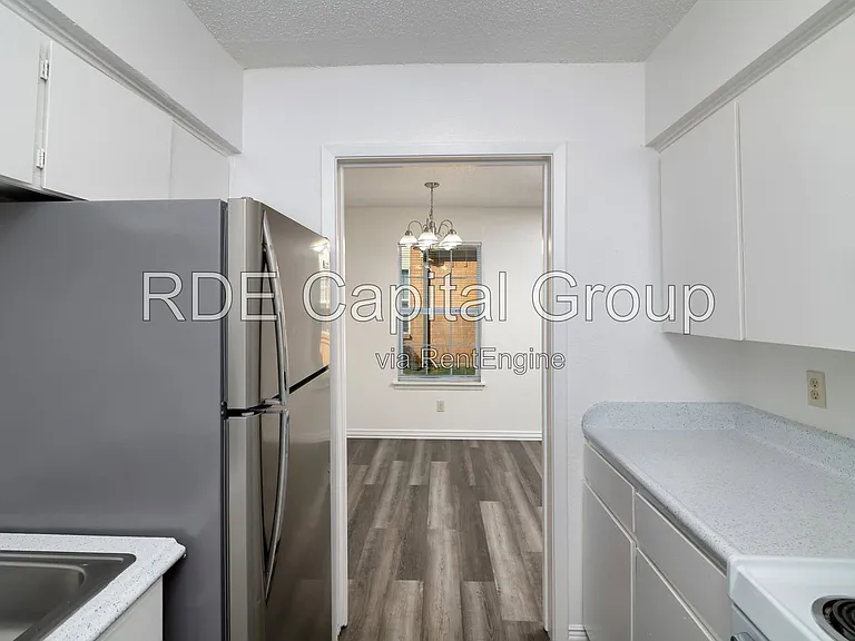 7048 Glenview Dr #47 — Photo 6