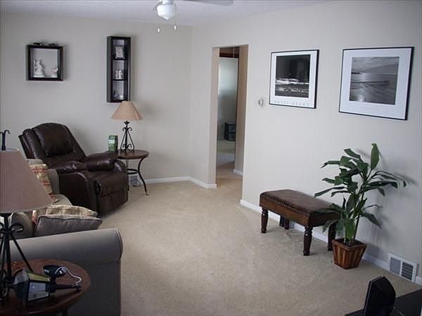 1st image of 327 Gayle Dr