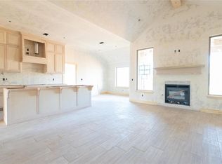 10317 SW 56th St, Mustang, OK 73064