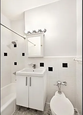 Rented by Keller Williams NYC | media 20