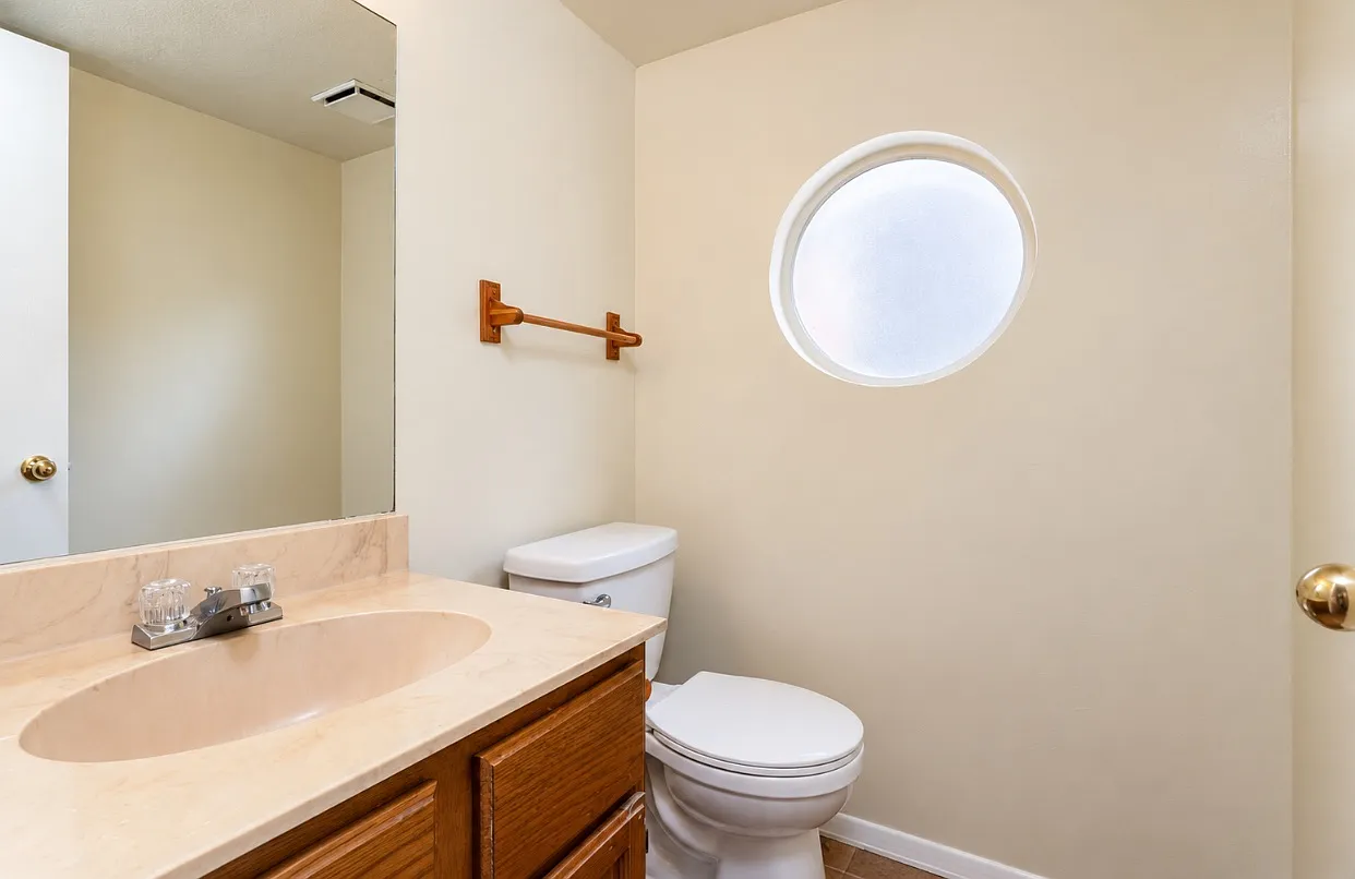 2 bed, 2.5 bath, 1023 sqft, $1,295 — Photo 4