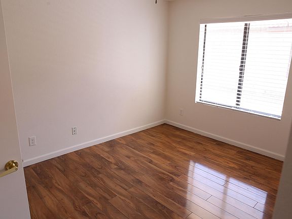 4th image of 2832 E Waltann Ln Unit 3