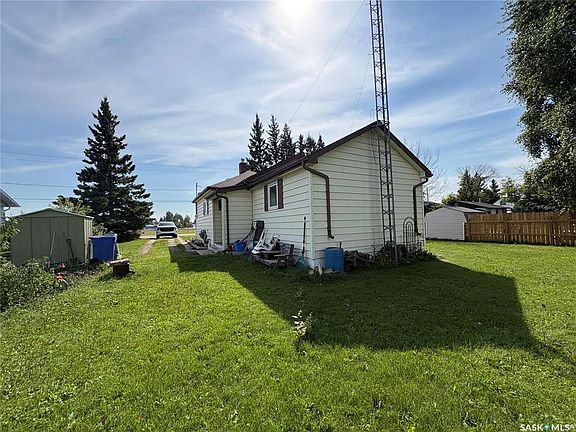 3rd image of 114 Road AVENUE