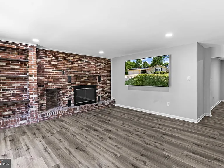 2060 Red Spruce Ct — Photo 4