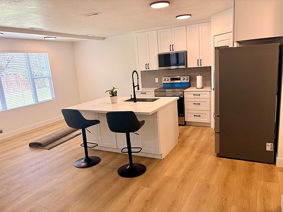 5th image of 433 E Serenity Oak Ln APT B