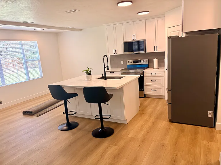 433 E Serenity Oak Ln #B — Photo 5