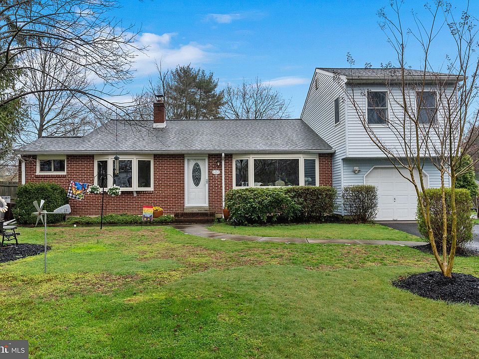 35 Manor Ln N, Yardley, PA 19067 | Zillow