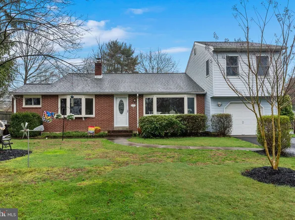 35 Manor Ln N #N, Morrisville, PA 19067