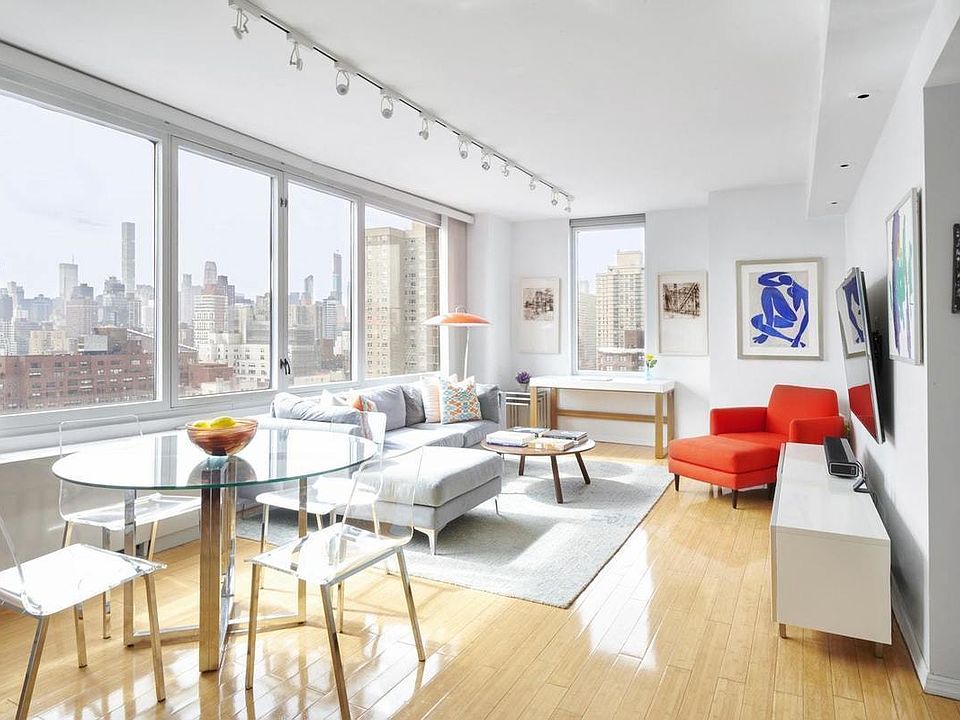 1st image of 52 E End Ave APT 21B