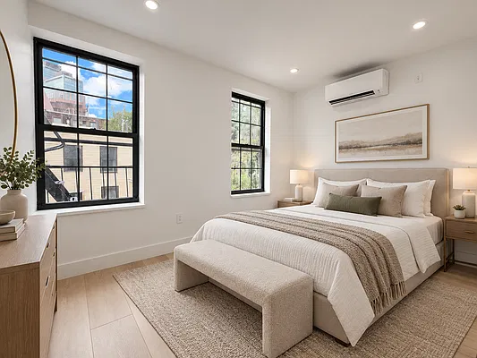 Bedroom, photo 1