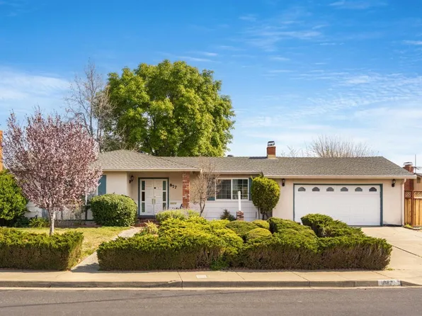 877 Santa Ana Dr, Pittsburg, CA 94565