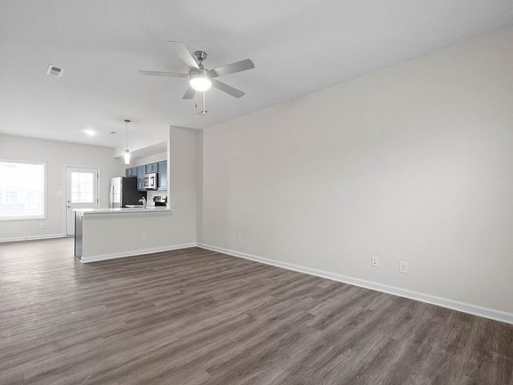 5th image of 232 Drayton Dr Unit J
