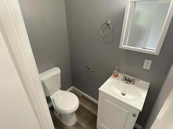 5th image of 4221 Oakwood Cir #2
