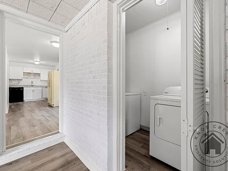 1138 Highland Dr — Photo 12