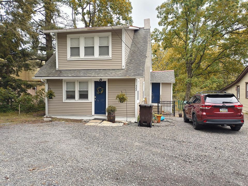 1st image of 322 Main St