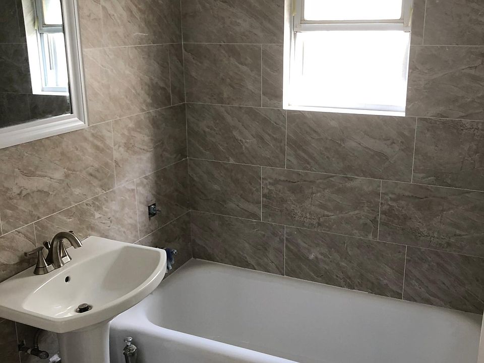 2nd image of 1724 Colden Ave #1