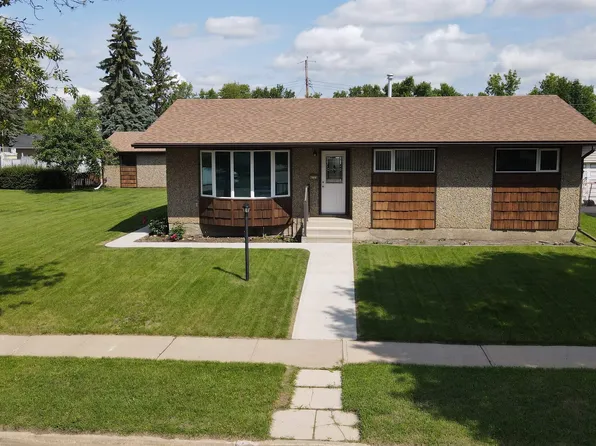 4725 43rd Ave, Bonnyville, AB T9N 1N5