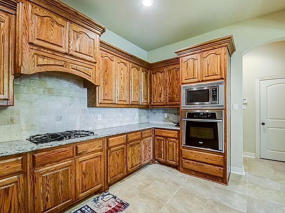 3rd image of 2641 Hundred Knights Dr