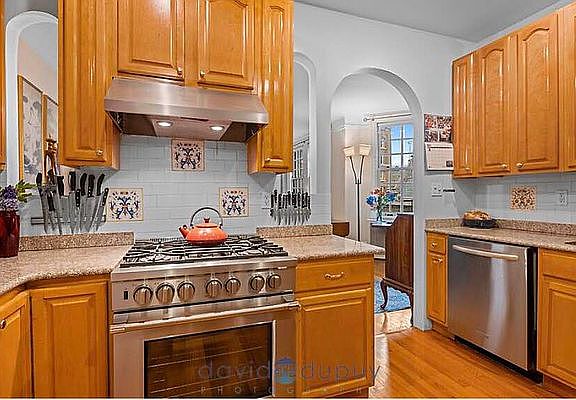 5th image of 527 W 110th St APT 93