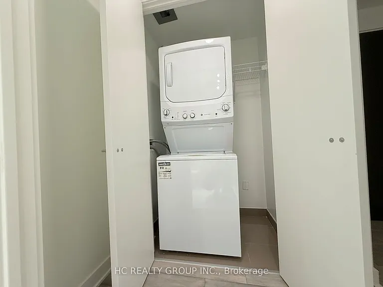 11 Yorkville Ave #1507 — Photo 13