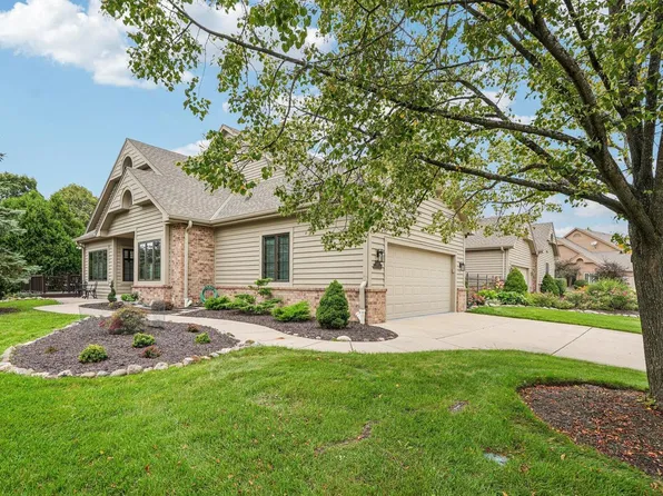 8517 South Country Club DRIVE, Franklin, WI 53132