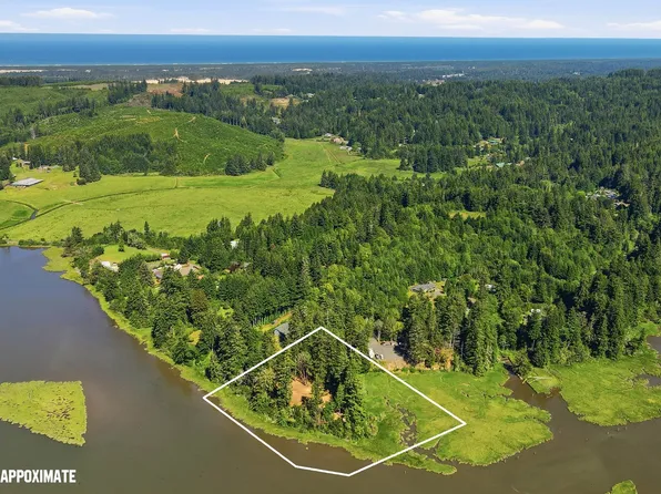 93808 Hollow Stump Ln, North Bend, OR 97459