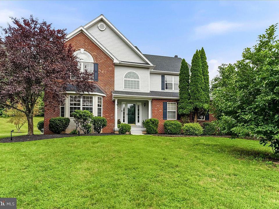 1st image of 310 Country Ridge Dr