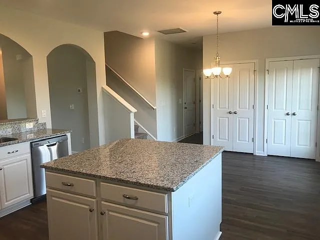 1342 Tamarind Ln — Photo 6