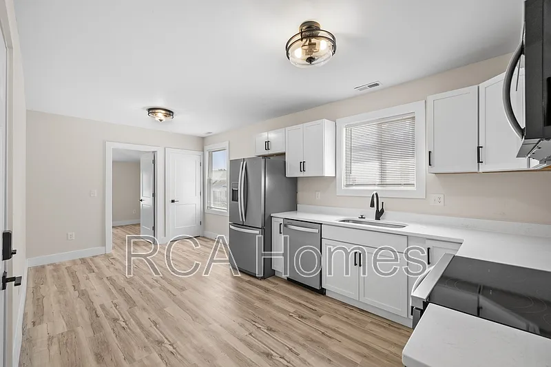 2 bed, 2.0 bath, 600 sqft, $1,590 — Photo 4