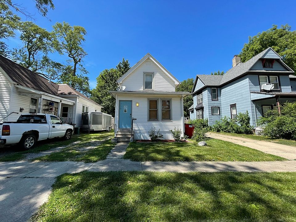 2nd image of 208 W Eureka St