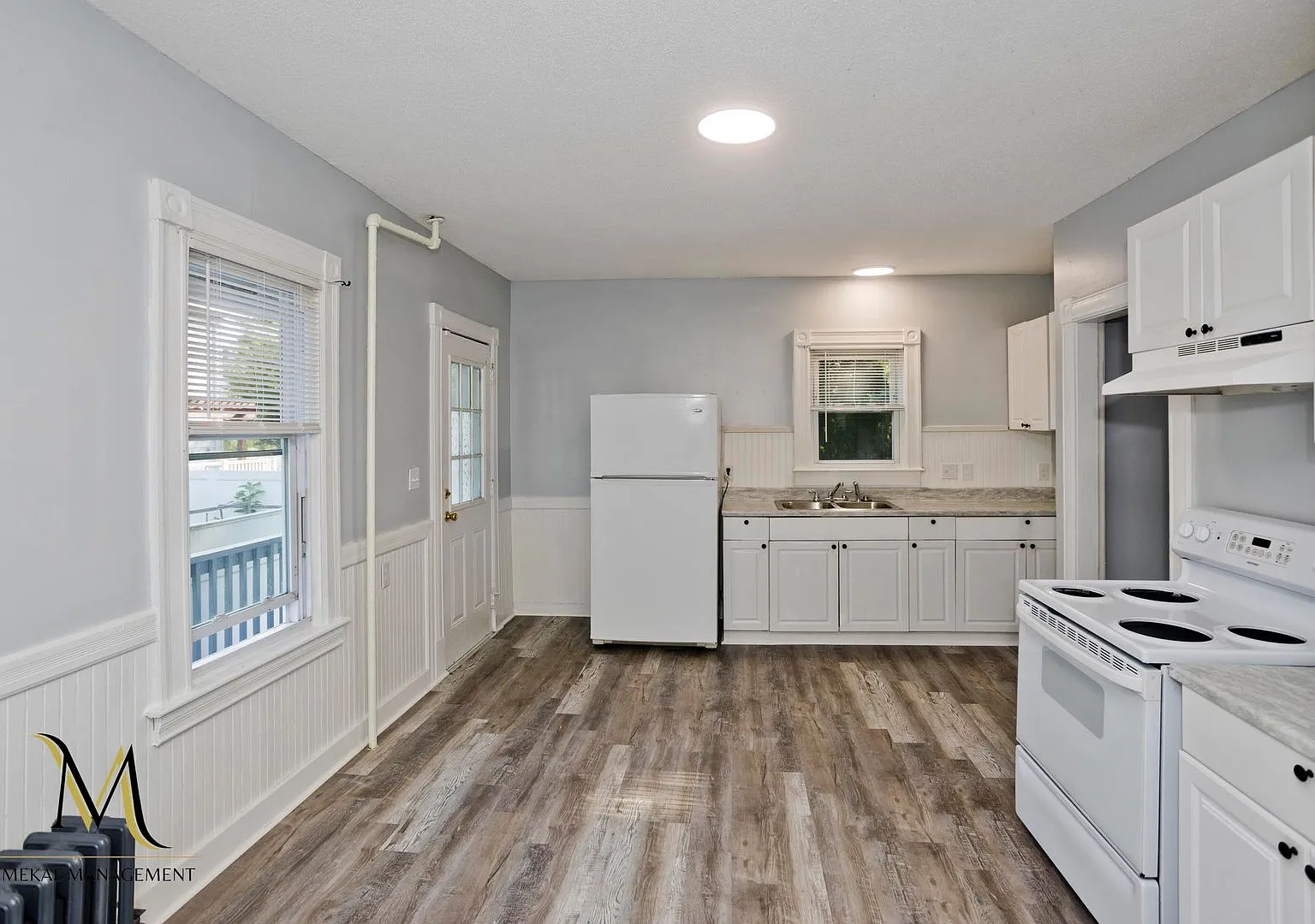 Spacious 3 Bed x 1.5 Bath Single Family Home with Bonus Renovated Attic Space! — Photo 3