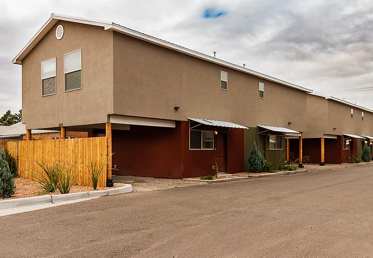 Quality, Contemporary 2 Bed 1 1/2 Bath Town Home in the North Valley — Photo 2