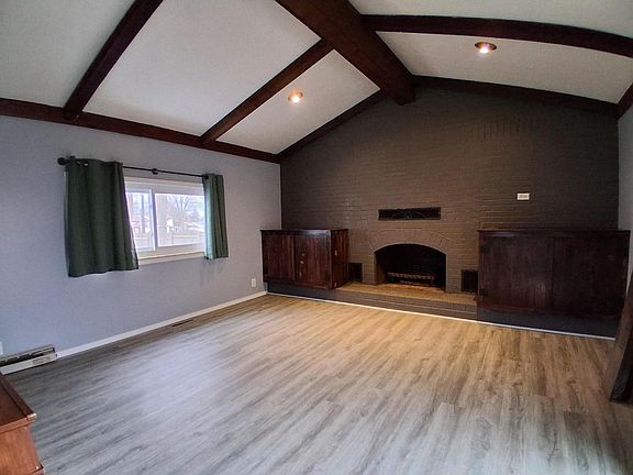 2nd image of 1316 Hickory Dr
