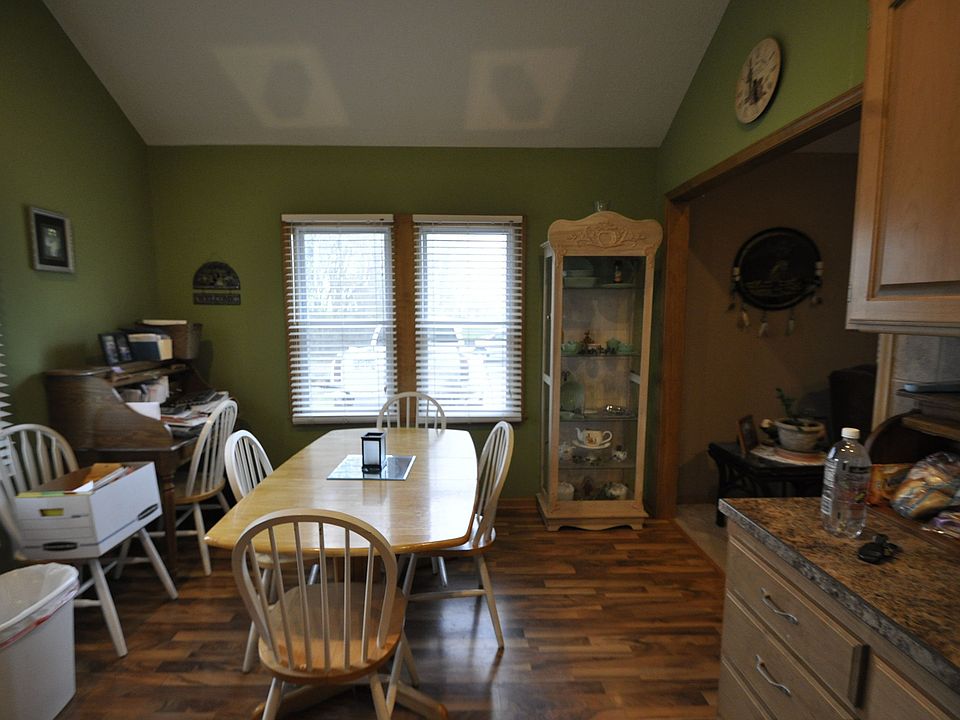 Check out those floors!