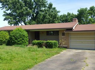 420 Wayland Dr, Forsyth, MO 65653