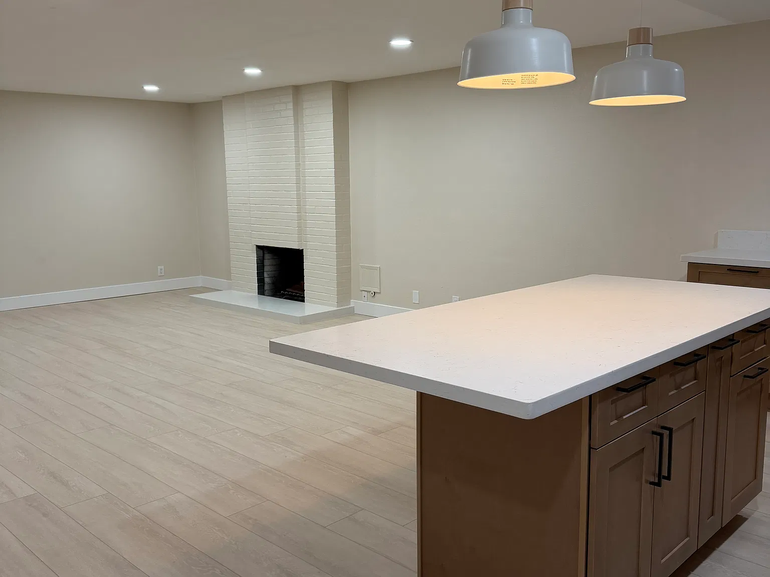 3 bed, 1350 sqft, $6,000 — Photo 4