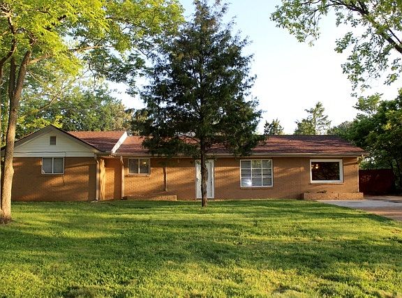 2nd image of 6311 Sheri Dr NW
