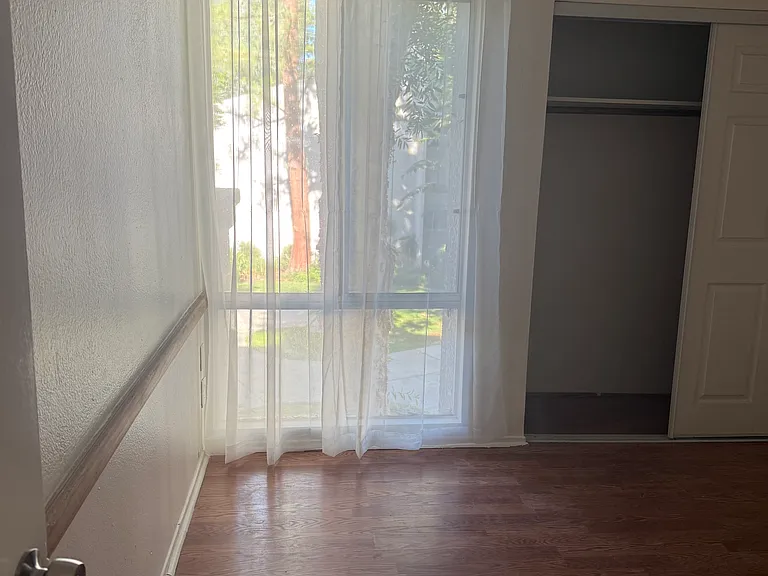 20134 Leadwell St #270 — Photo 2