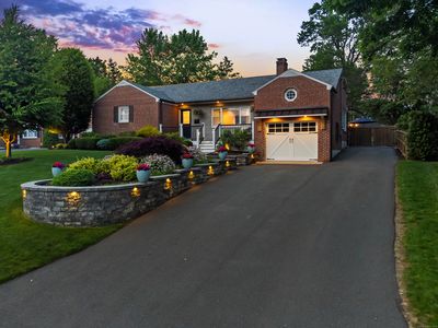 30 Fairwood Farms Drive, West Hartford, CT, 06107