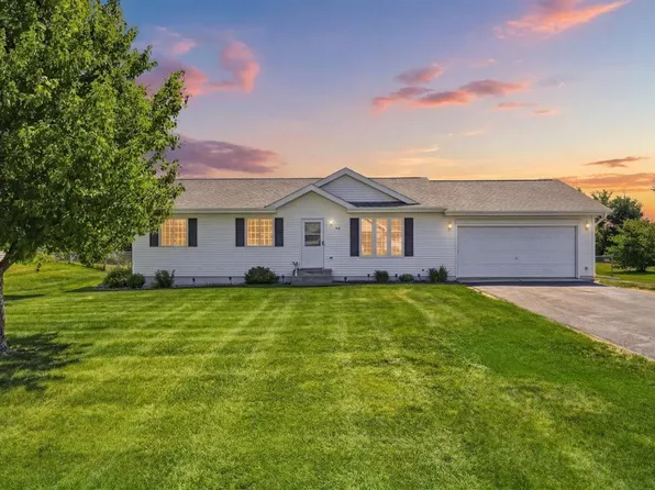 418 Marc St, Star Prairie, WI 54026