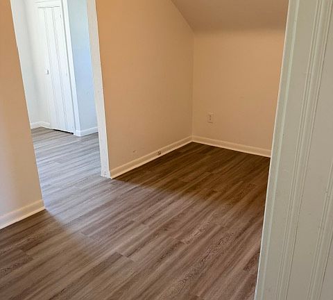 3rd image of 72 Meadowbrook Ave