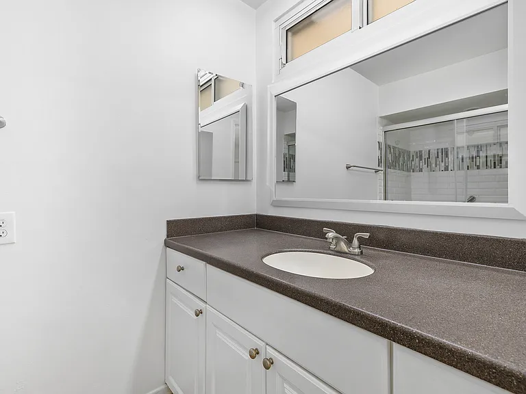 2345 Worden St — Photo 9