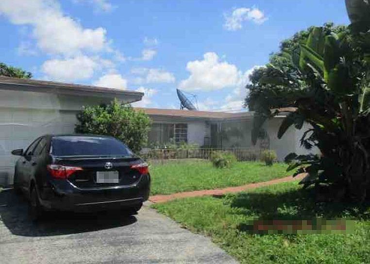 1st image of 3831 SW 9th Ct