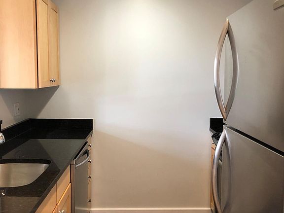3rd image of 1657 Washington St #402