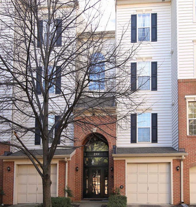 1st image of 2331 Henshaw Pl APT 102
