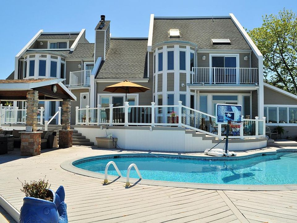 1st image of 21 Shorecrest Dr