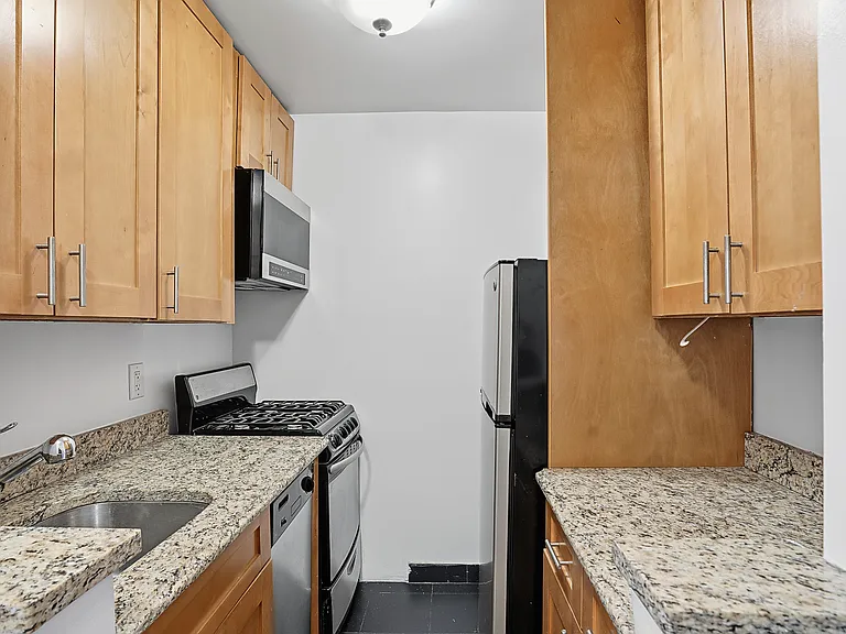 788 Columbus Ave #5L — Photo 9