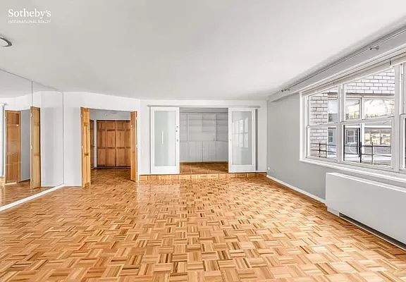 5th image of 155 W 68th St APT 922