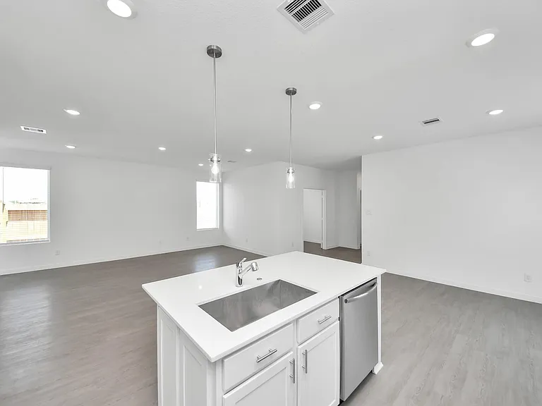 29515 Pondview Dr — Photo 16