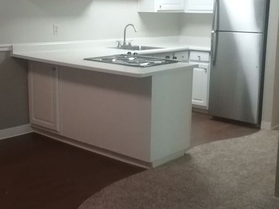 3rd image of 4948 Stamas Ln APT 9